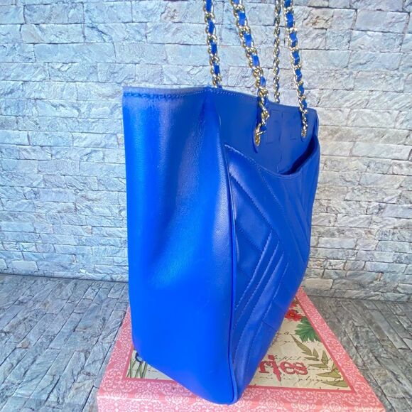 Tory Burch Blue Quilted Leather Alexa Tote - Picture 6 of 16